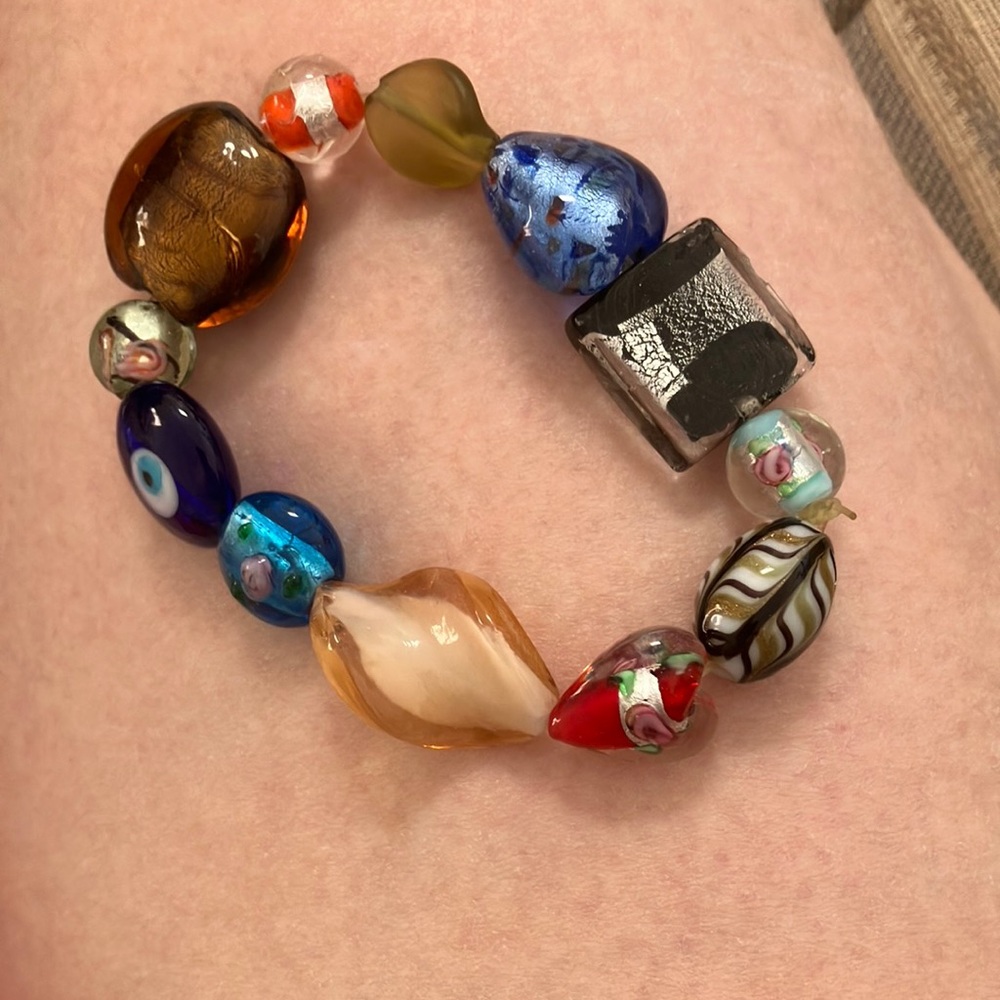 Stretch glass bracelet